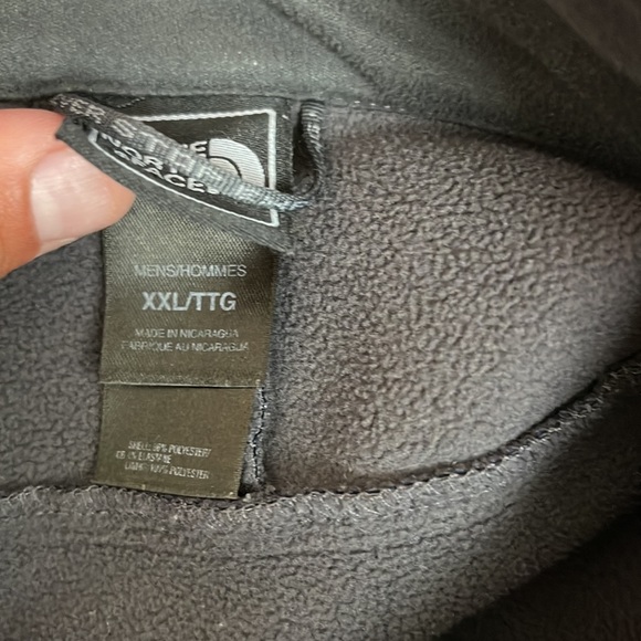 NorthFace Winter/ Rain Jacket Navy Blue - Picture 4 of 4